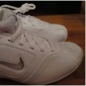 кроссовки nike новые р-р 36, 5 кожа 55 у.е.