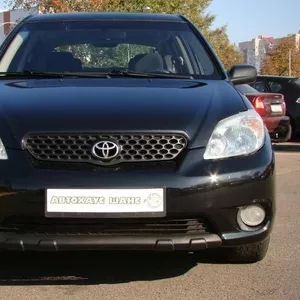 Комфортный и удобный Toyota Matrix