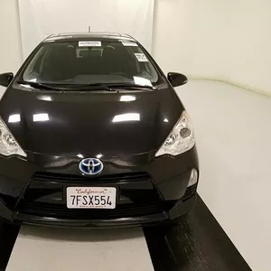 Автомобиль-гибрид Тoyota Prius C