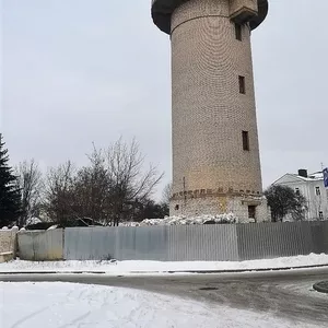 Продается водонапорная башня с участком,  в центре города 