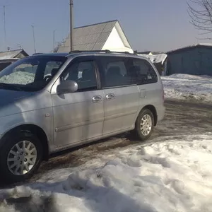 Продам автомобиль Kia Carnival